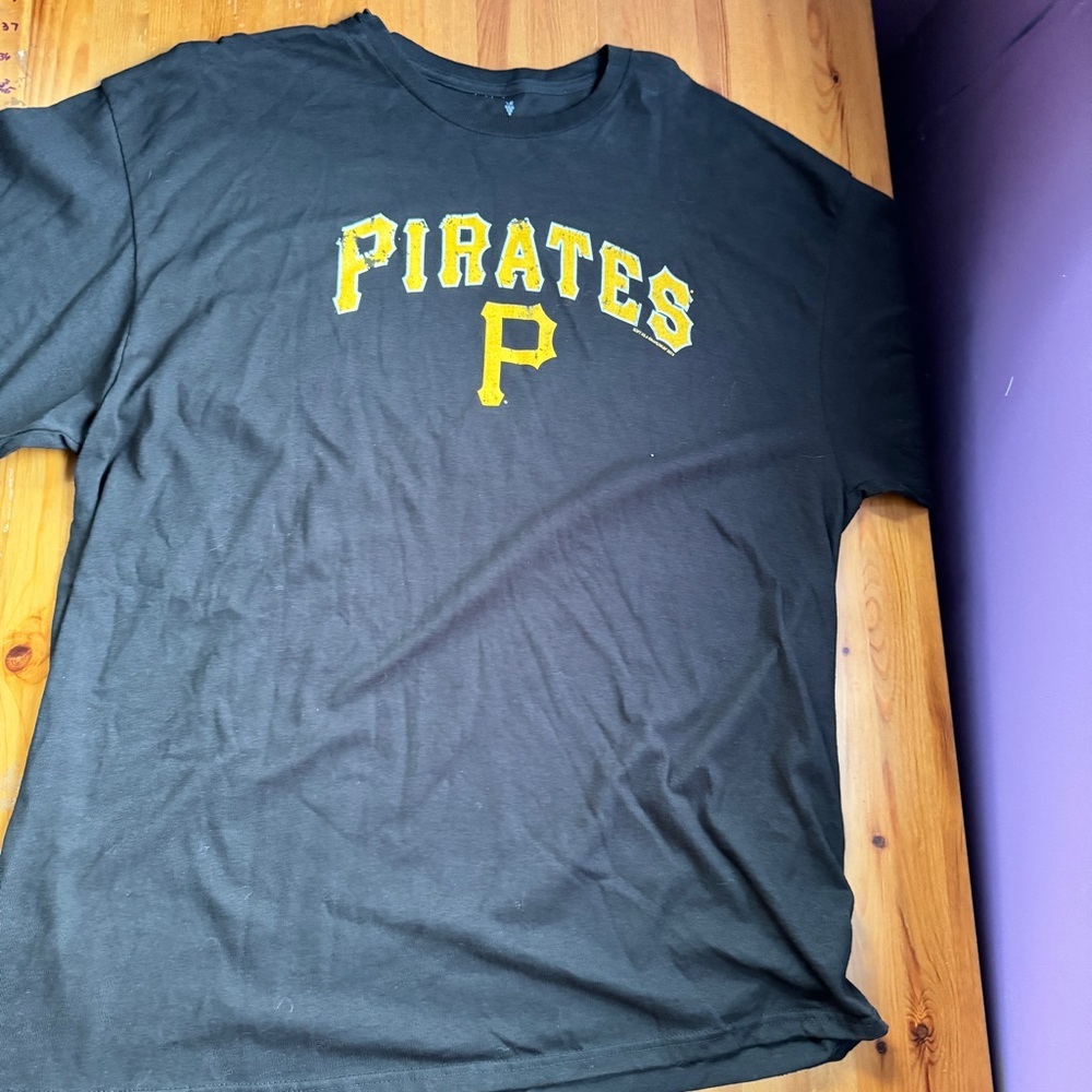 NBL pittburgh pirates Tshirt size xxl